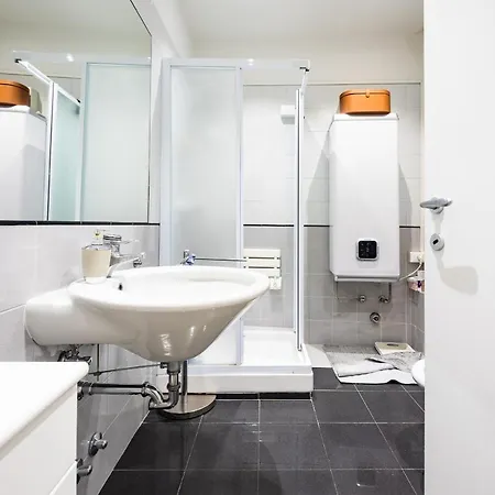 Apartamento Santa Eufemia 2 *